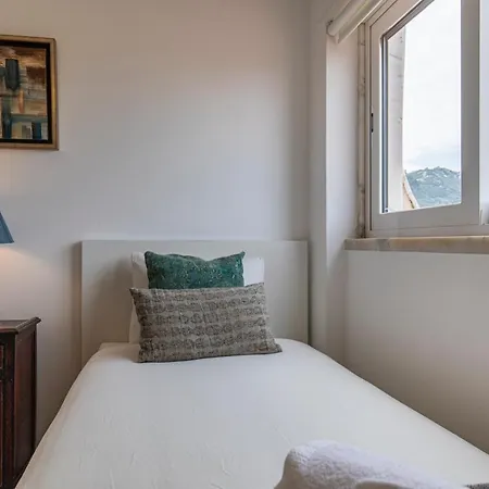 Lovelystay - Mountain View