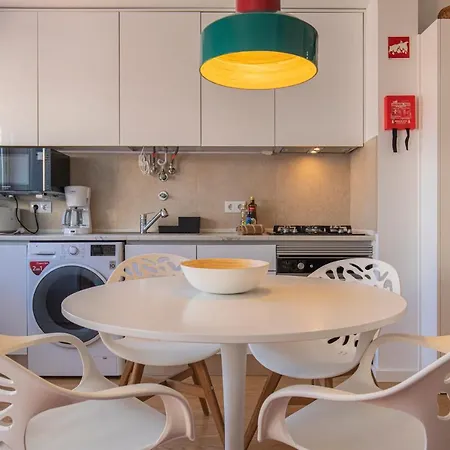 Lovelystay - Mountain View